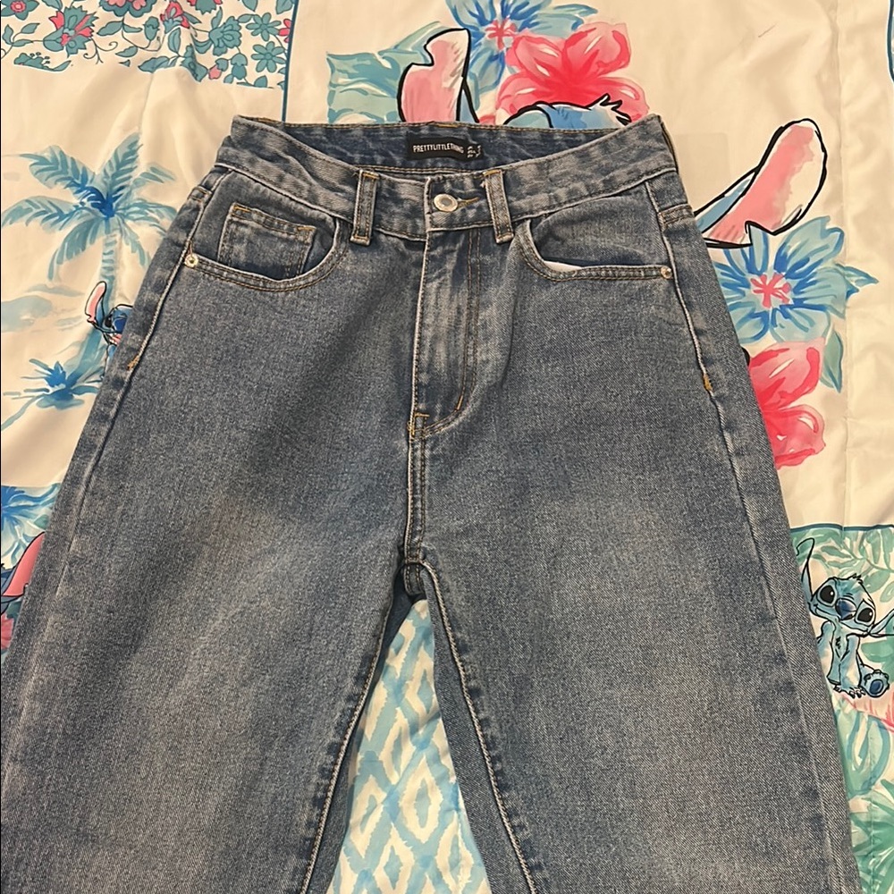 PrettyLittleThing Blue Straight Leg Jeans